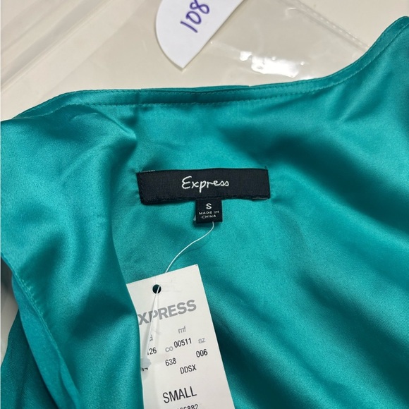 EXPRESS Sleeveless Green Ombré Bubble Shift Dress Silk Spandex Size Small New - Picture 5 of 7